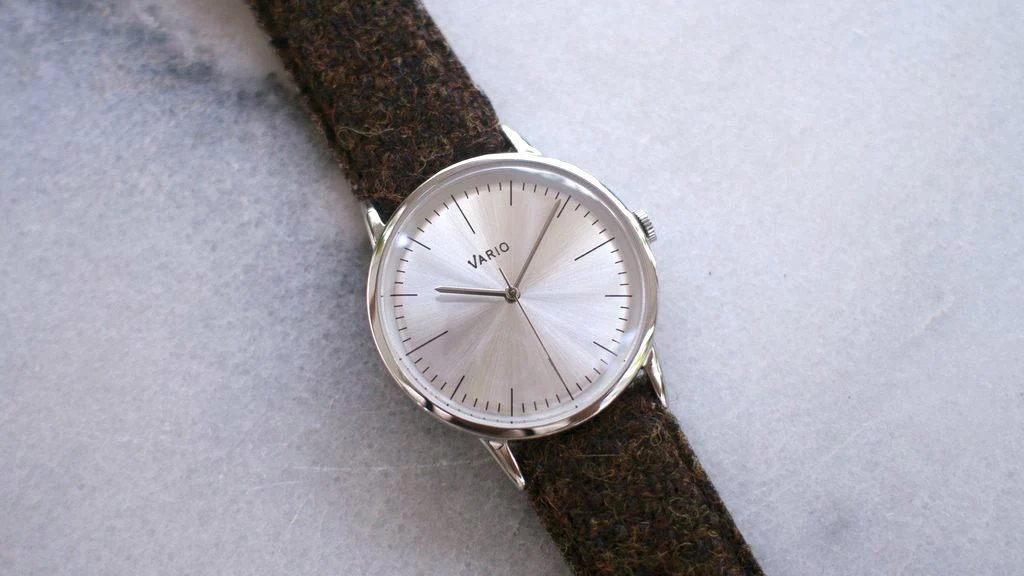 Vario Eclipse Pyrite Silver Sweeping Quartz Dress Watch on Harris Tweed Watch Strap - Image 8