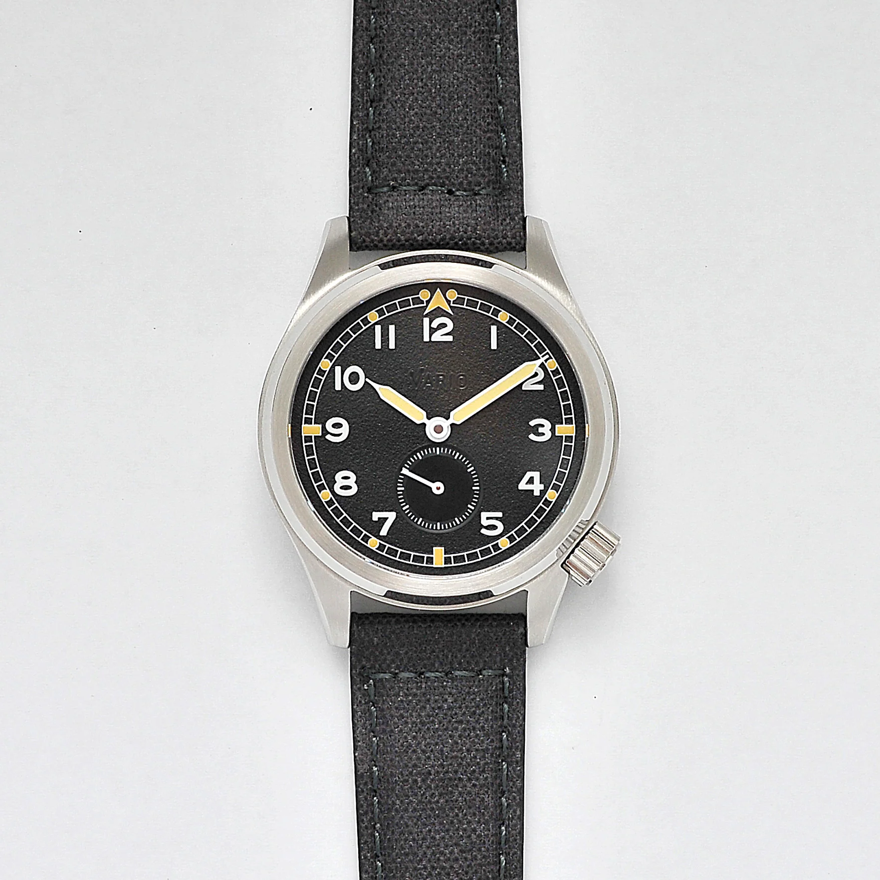 Vario 1945 D12 Raven Black Field Watch