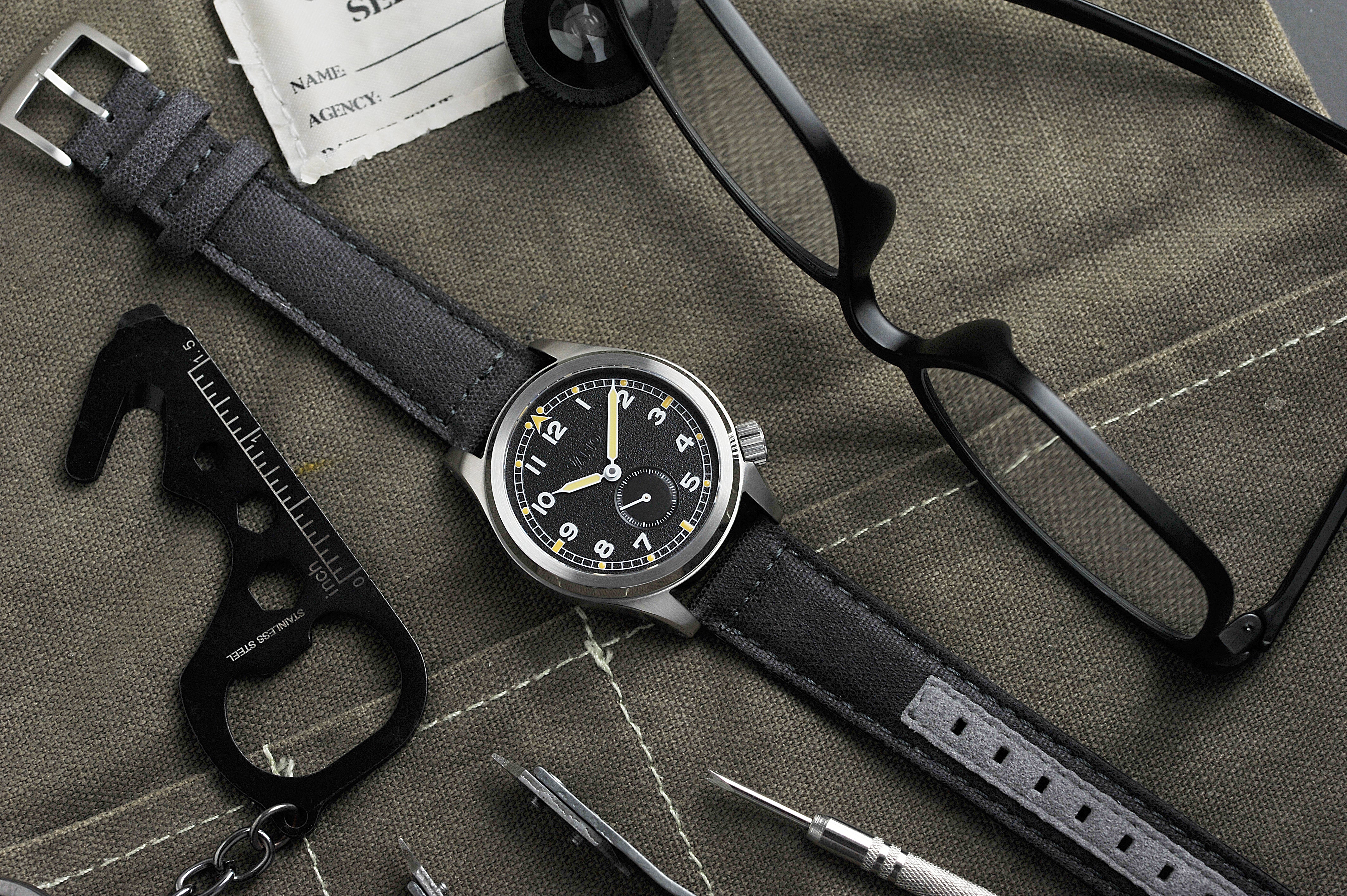 Vario 1945 D12 Raven Black Field Watch - Image 2