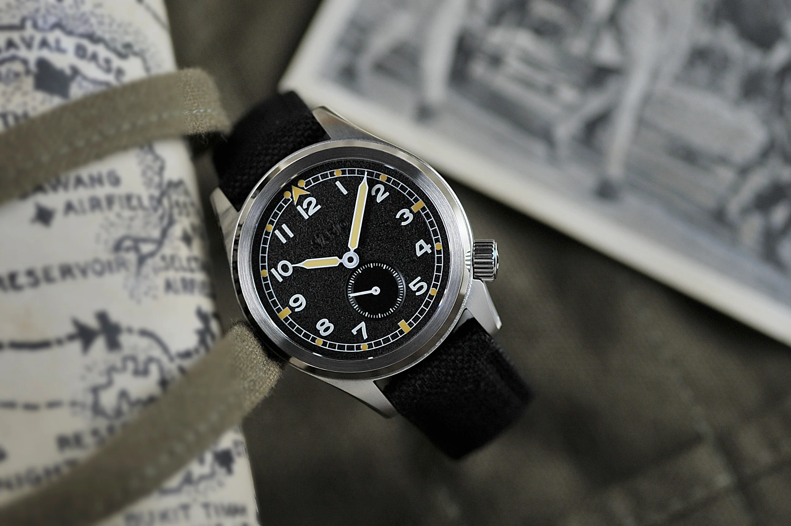 Vario 1945 D12 Raven Black Field Watch - Image 5