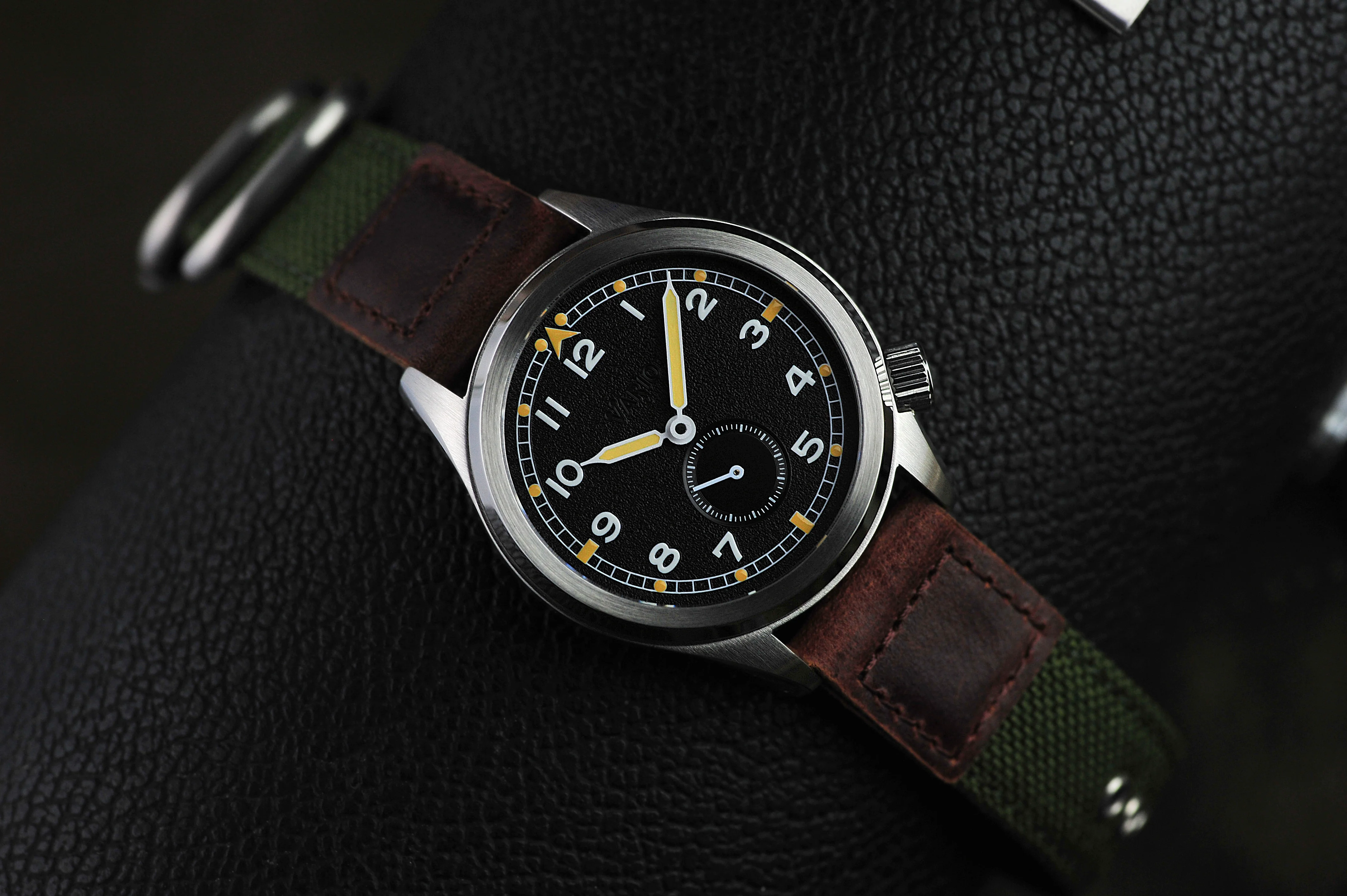 Vario 1945 D12 Raven Black Field Watch - Image 6