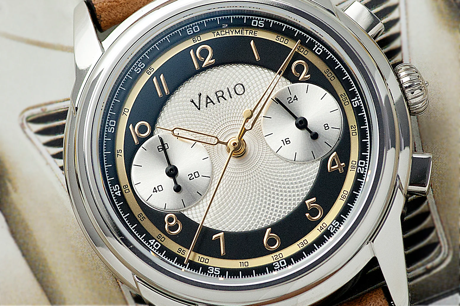 Vario Empire White Tuxedo Gold Tachymètre Chronograph Watch - Image 2
