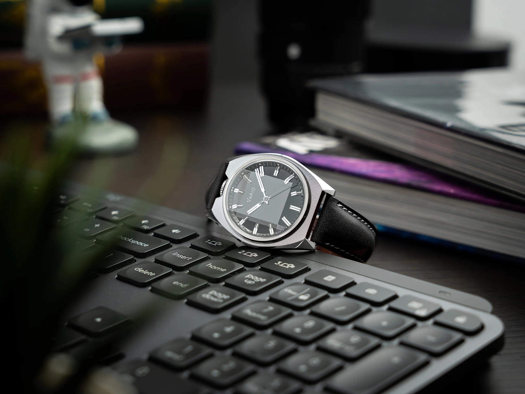 Vario Futurist Watch Sunburst Black Watch - Image 2