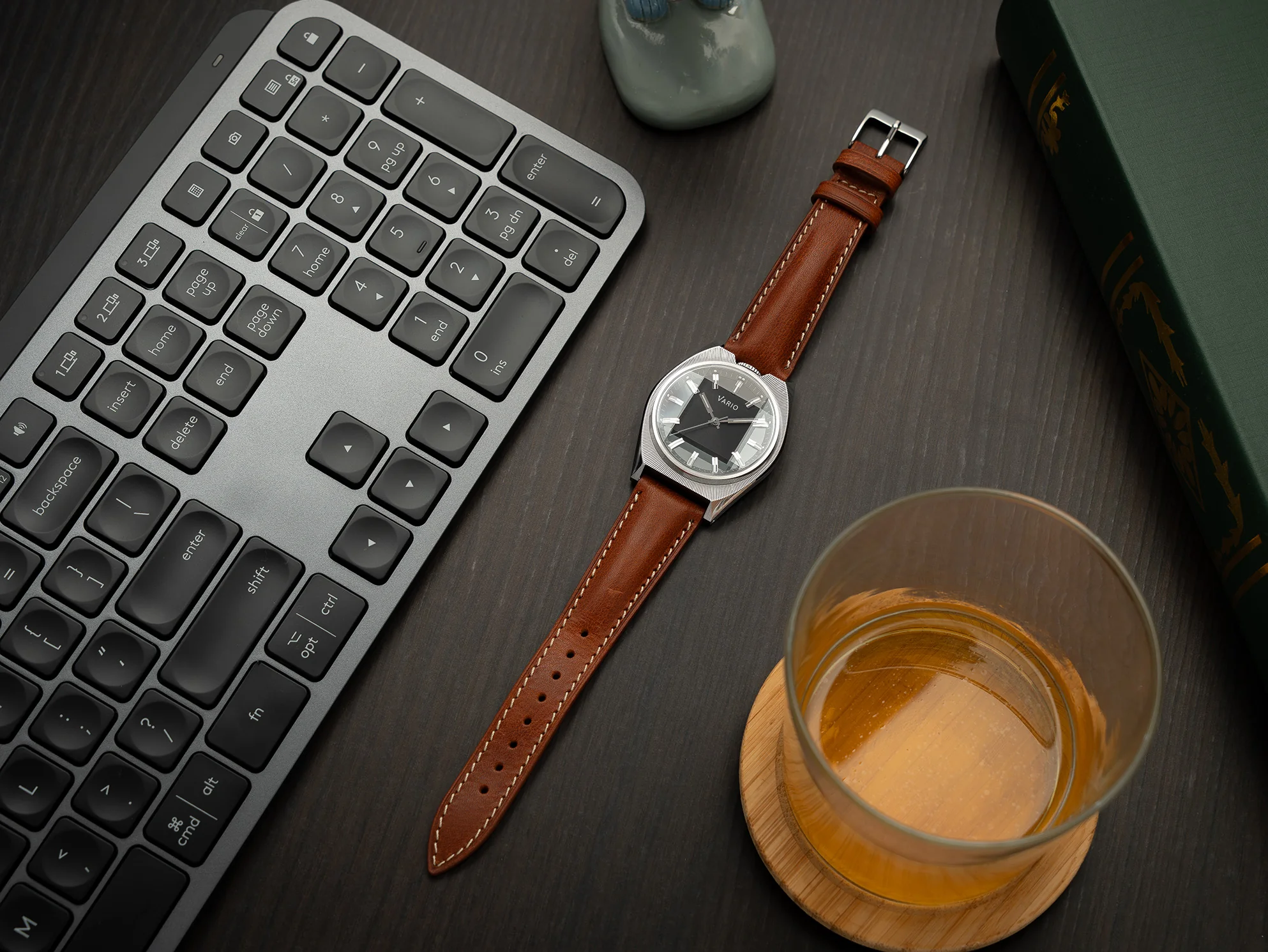 Vario Futurist Watch Sunburst Black Watch - Image 3