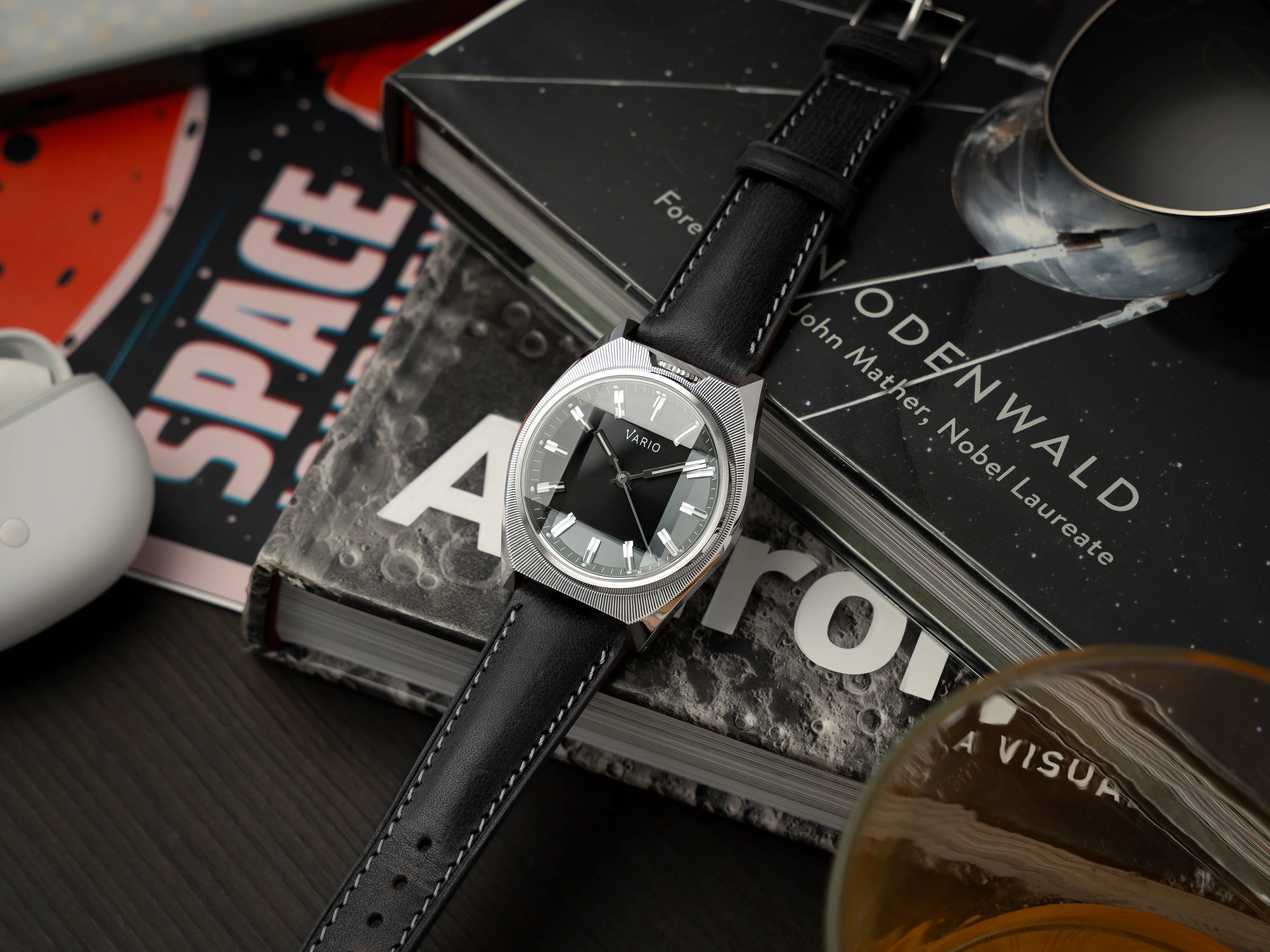 Vario Futurist Watch Sunburst Black Watch - Image 4
