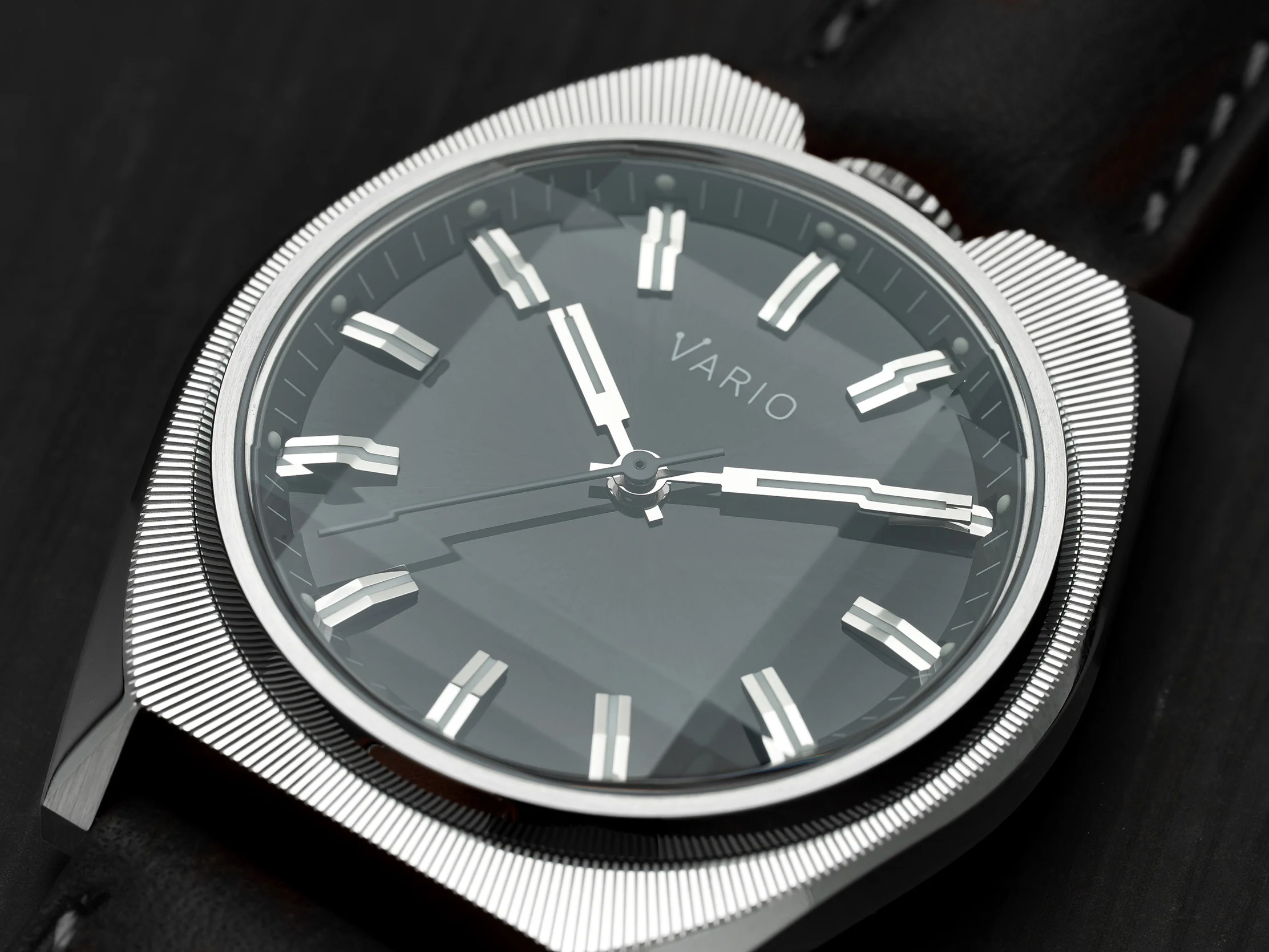Vario Futurist Watch Sunburst Black Watch - Image 5