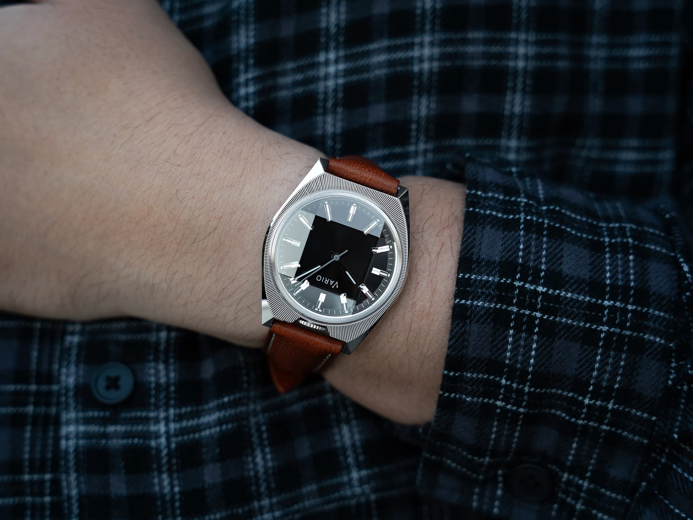 Vario Futurist Watch Sunburst Black Watch - Image 6