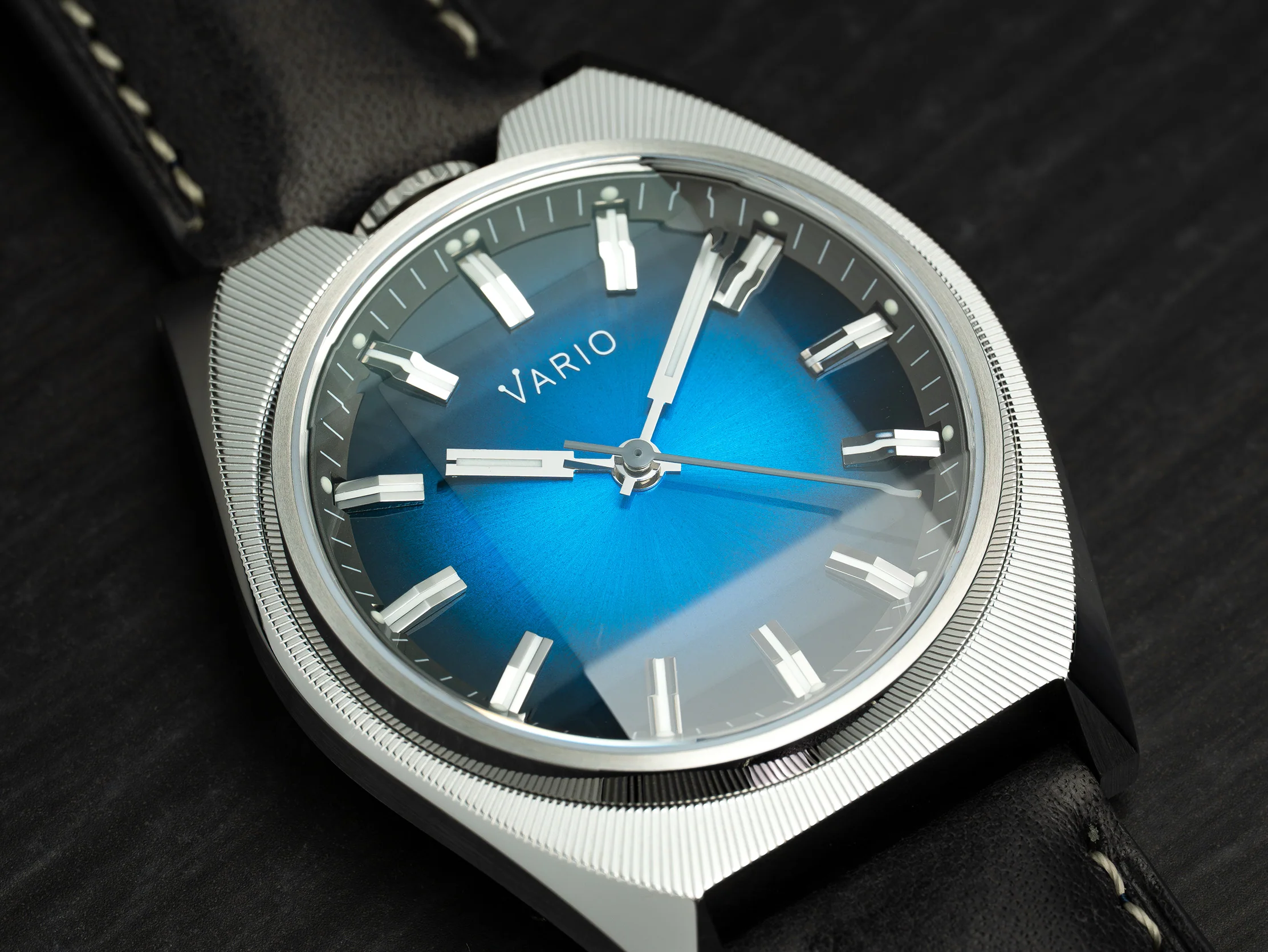 Vario Futurist Watch Sunburst Blue Fume Watch - Image 3