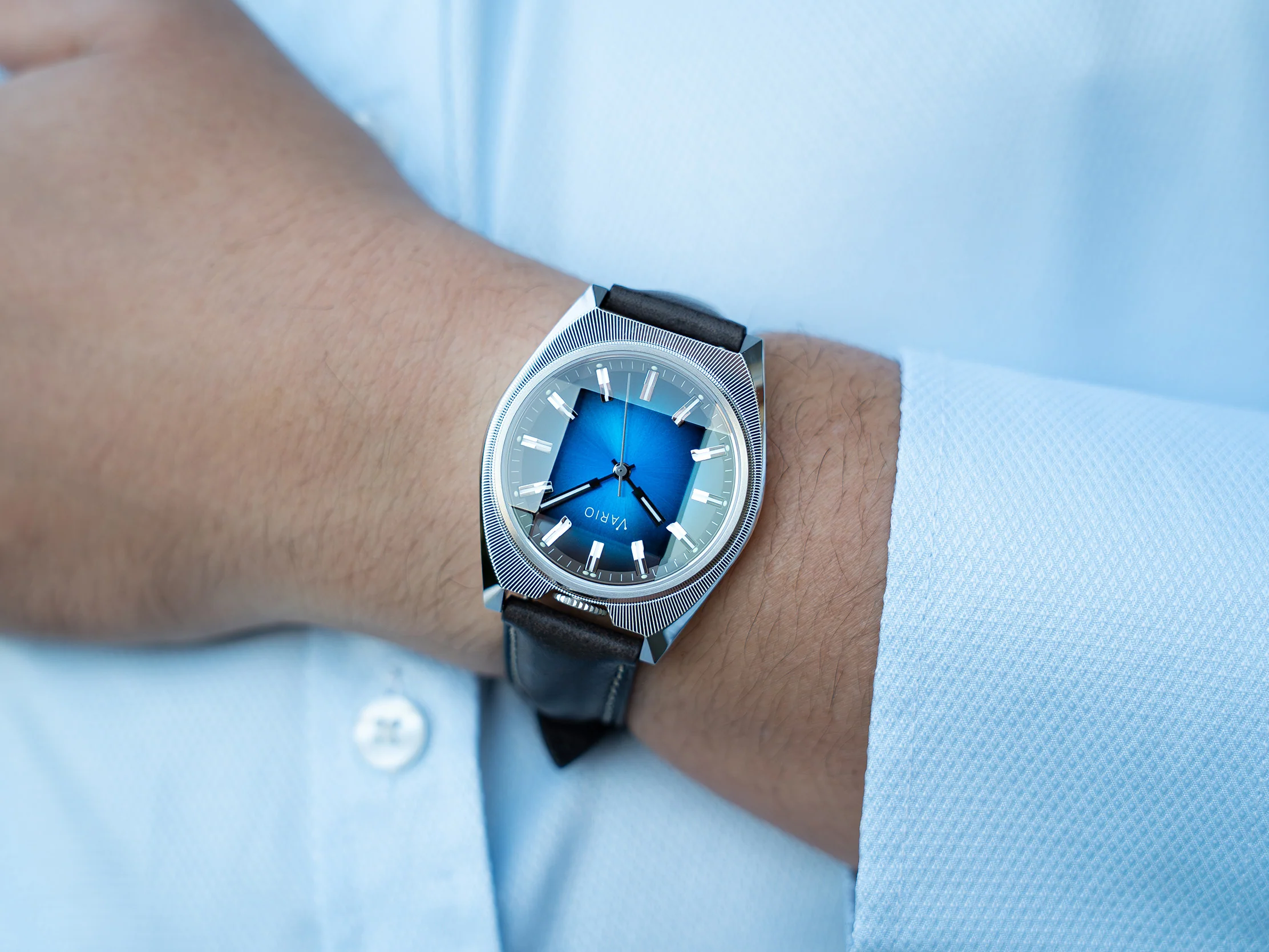 Vario Futurist Watch Sunburst Blue Fume Watch - Image 7