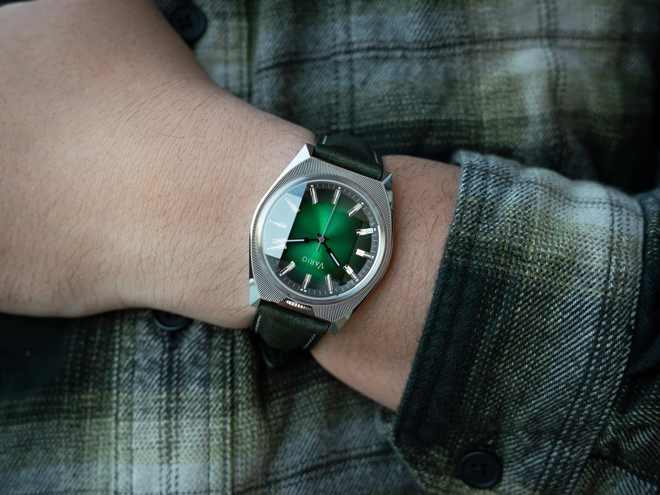 Vario Futurist Watch Sunburst Green Fume Watch - Image 6